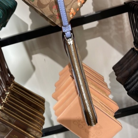 Corner Zip Wristlet In Signature Canvas Khaki / Marble Blue - Picture 6 of 11